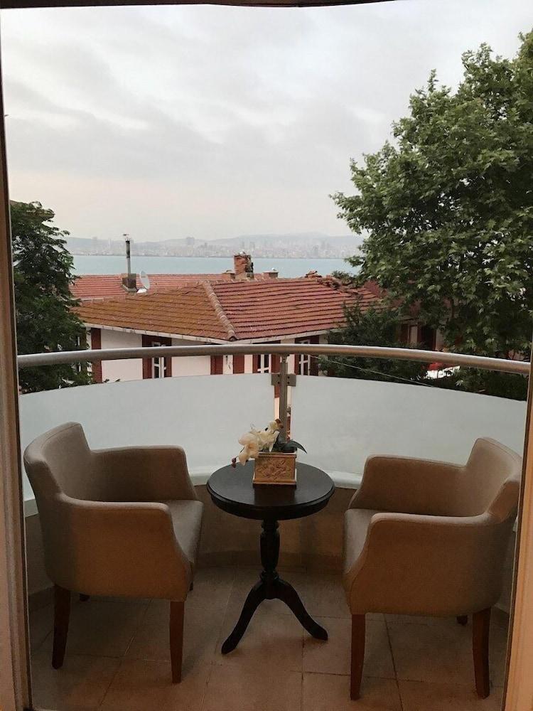 Marine House Boutique Hotel Adalar Bagian luar foto