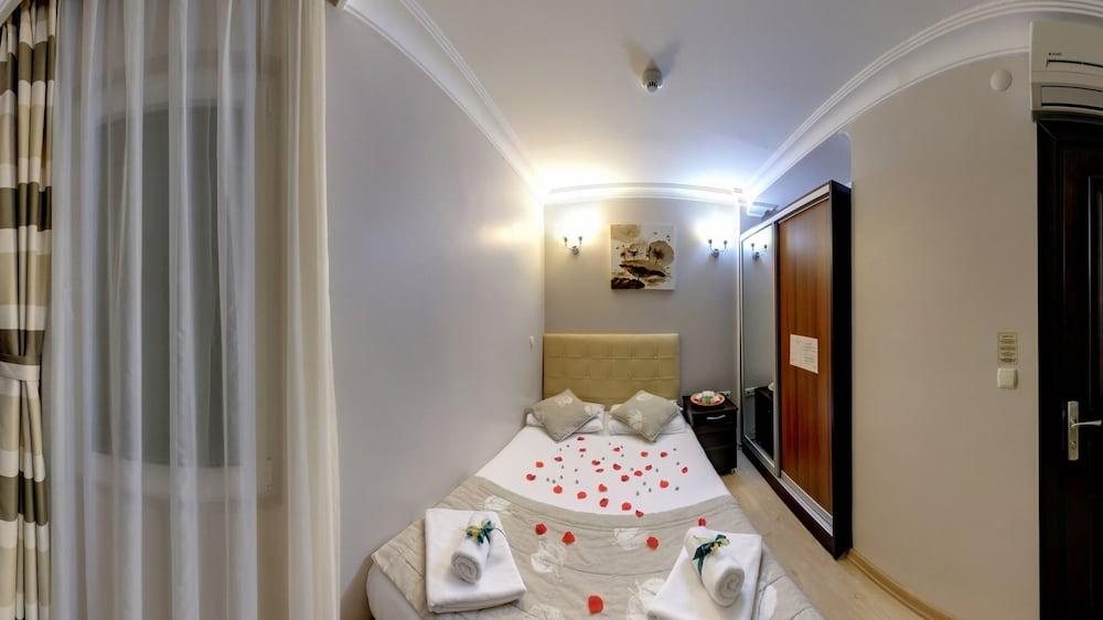 Marine House Boutique Hotel Adalar Bagian luar foto