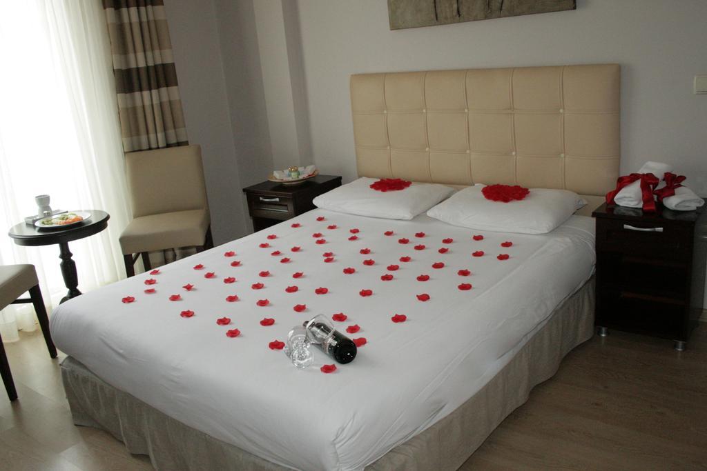 Marine House Boutique Hotel Adalar Bagian luar foto