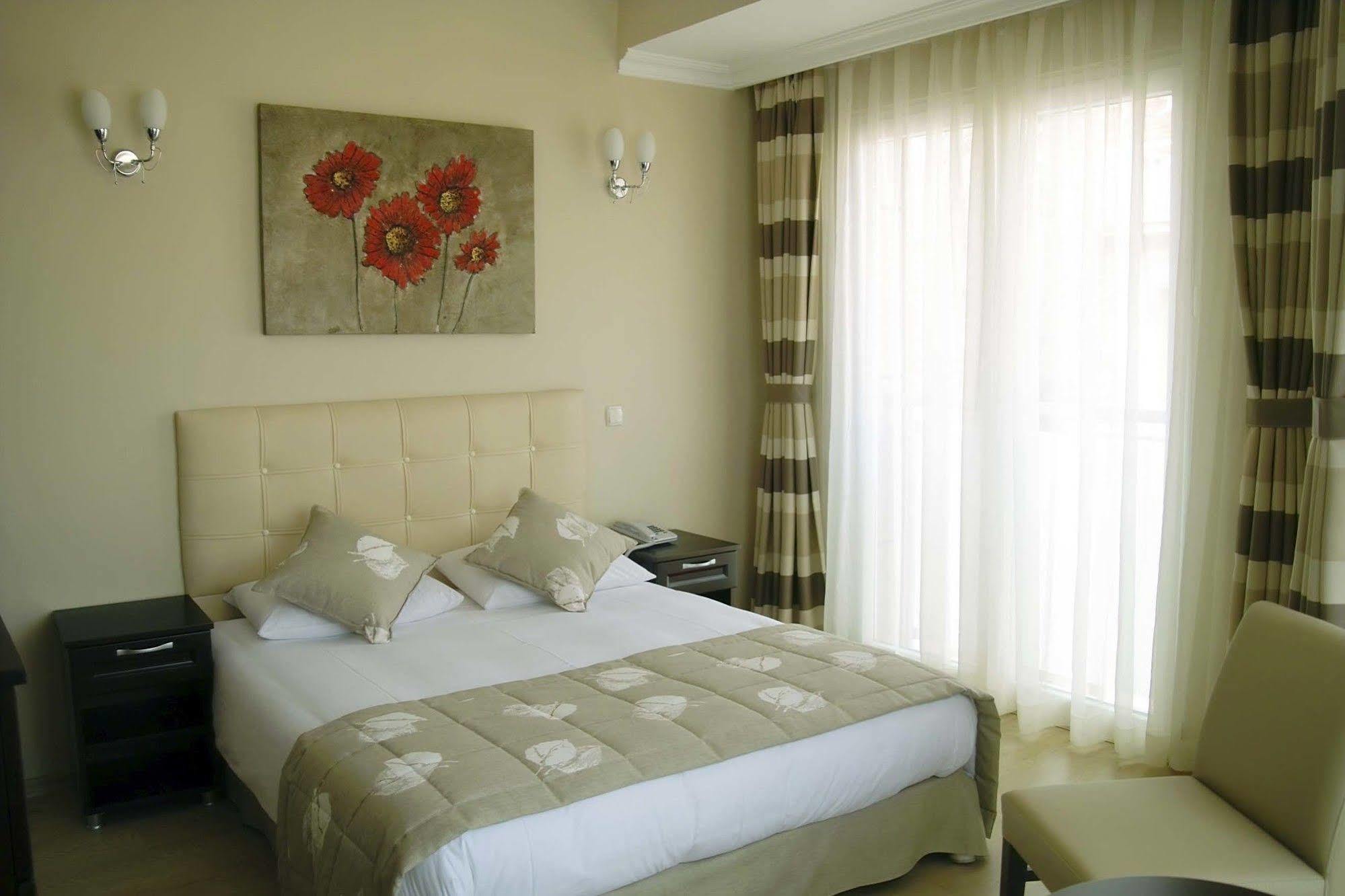 Marine House Boutique Hotel Adalar Bagian luar foto
